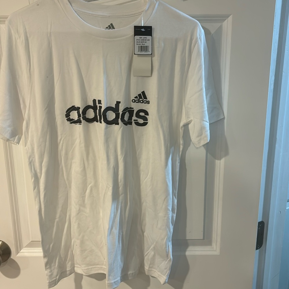 Adidas Boys T-Shirt, Size L(14-16) brand new with tags